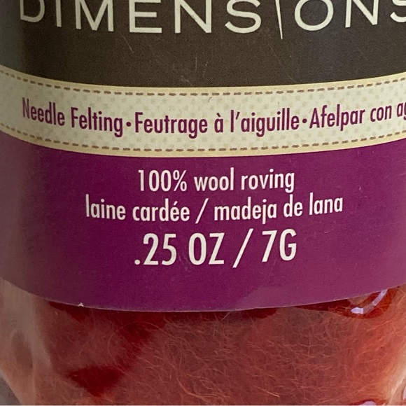 6 Dimensions FeltWorks 100% Wool Red Curly Roving 0.25oz Needle Felting Crafts - Picture 7 of 16